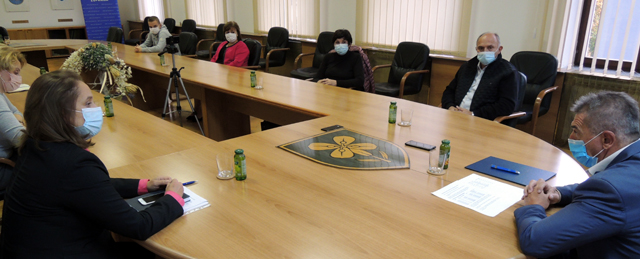 Na sastanku su bili učenici i roditelji                                                                                                                                                                                                                   